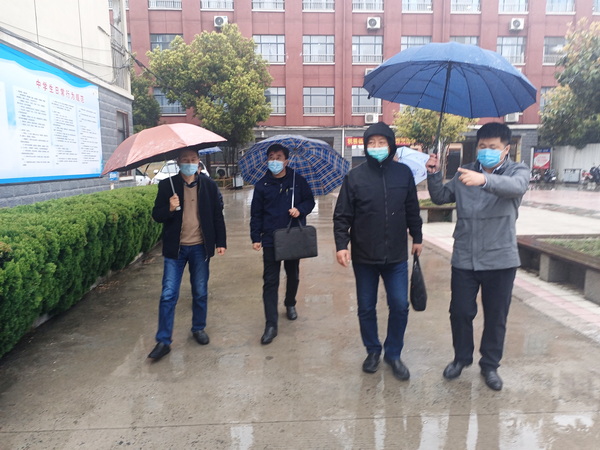 省市领导莅临我校督查疫情防控工作.jpg